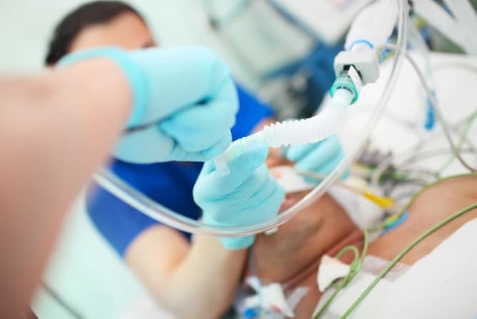 Earn AARC-Approved Respiratory CEUs with Advanced ICU & Mechanical Ventilation Training Image
